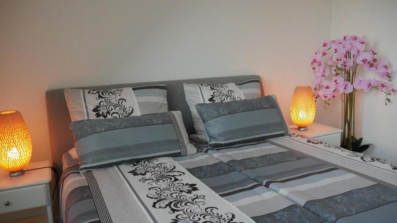 Stadtnahe Komfortferienwohnung Fuer Familien Und Geschaeftsreisende Hildesheim Esterno foto